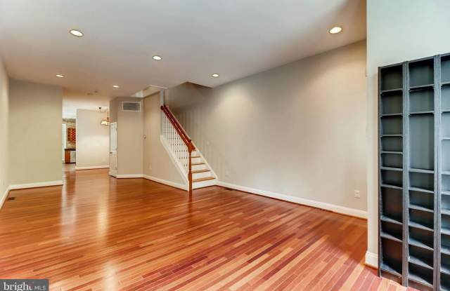 2119 E BALTIMORE STREET Gallery 4