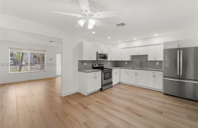 35 NW 49th Ave photos photos