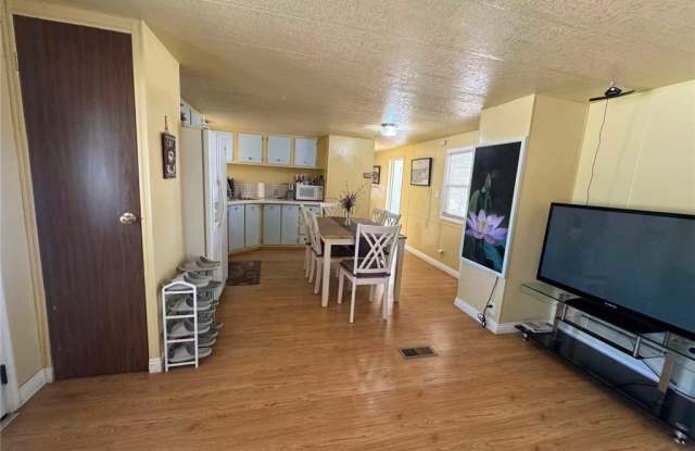 551 Piltz Road photos photos
