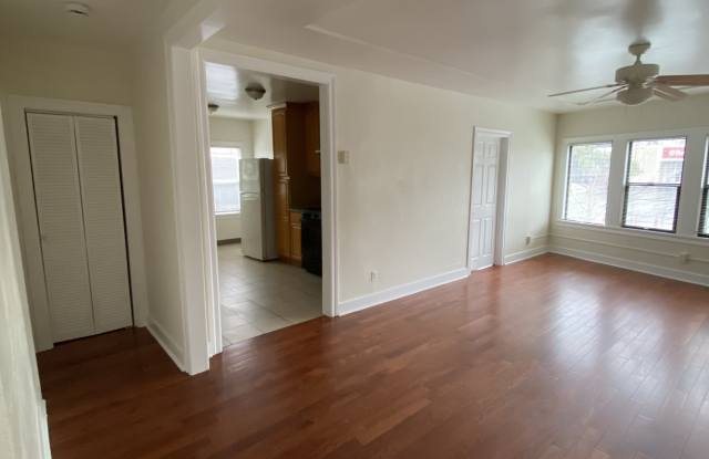 1805 Park Boulevard - 2 photos photos