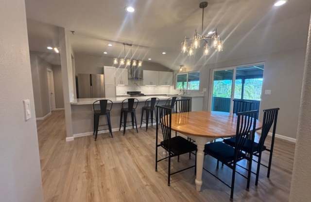 Gorgeous Four Bedroom / Two Bathroom On Usable Acreage photos photos Gorgeous Four Bedroom / Two Bathroom On Usable Acreage photos photos