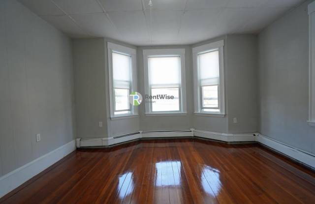 92 Nichols Gallery 4