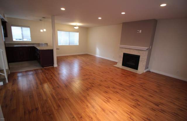 5242 Kester Avenue Gallery 4