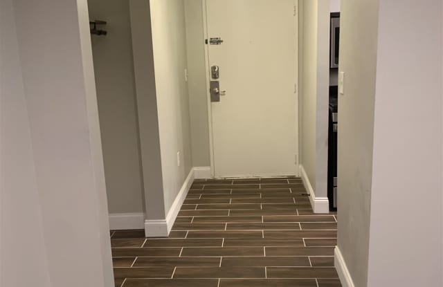 1605 Summit Pointe Gallery 2