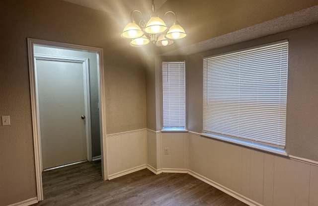 1063 Squire Mansion Gallery 4