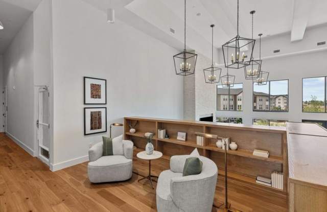 8102 Loyola Ln Gallery 3