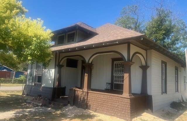 1401 N Trinity photos photos