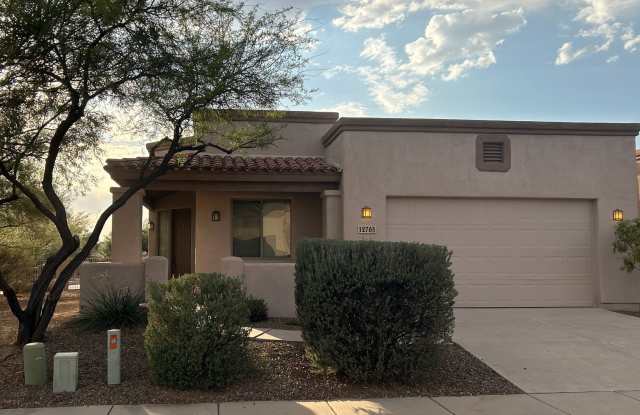 New Washer and Dryer! Fresh paint! New Carpets! 3 Bed 2 Bath home in the heart of Rancho Vistoso - 12765 North Haight Place, Oro Valley, AZ 85755