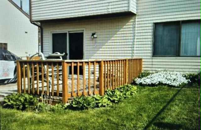 1733 Howe Lane Gallery 2
