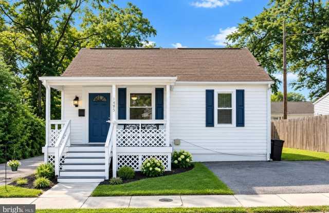409-A MAPLE Lane NW Gallery 1