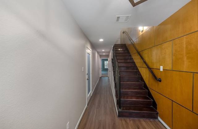 4708 Belmont Avenue Gallery 3