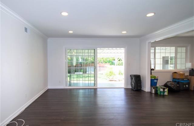 22436 Saticoy Street Gallery 3