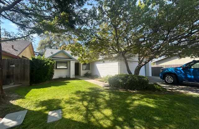 3 bedroom 2 bath in central Visalia! photos photos