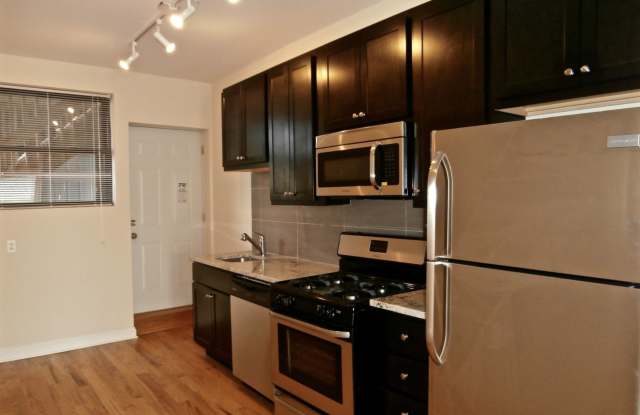 6703 N Clark St photos photos
