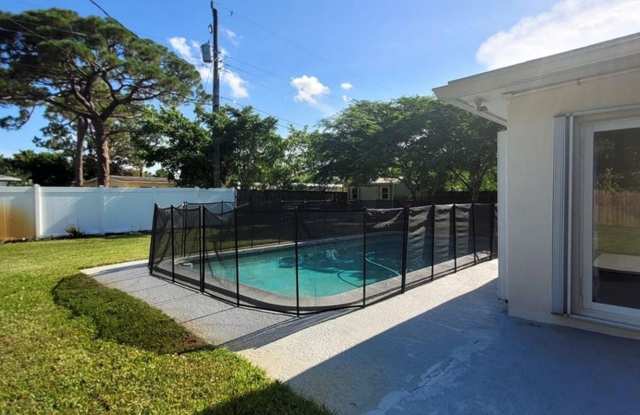 4330 SW 10TH Street, Plantation, FL 33317 - 4515 Gallery 1
