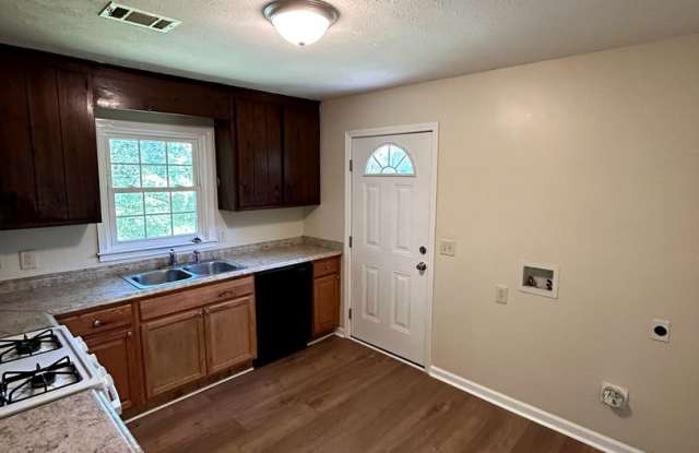 61 Shepard St 3 Bedroom 1 Bath GRANTVILLE Gallery 4