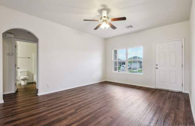 5974 E 146th Pl S Gallery 3