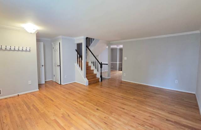 Updated 3 Level TH in Amberleigh Gallery 4
