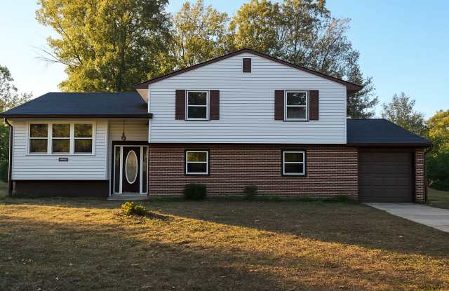Beautifully Updated 4 Bedroom Rental Home photos photos