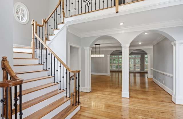 4563 Fountain Drive Gallery 3