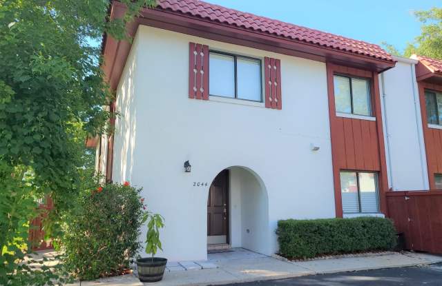 2044 Oak Meadow Circle photos photos