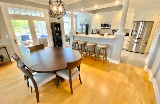 3 Bedroom Home South Burlington Available 10/1 (FURNISHED+UTILITIES INCLUDED) photos photos