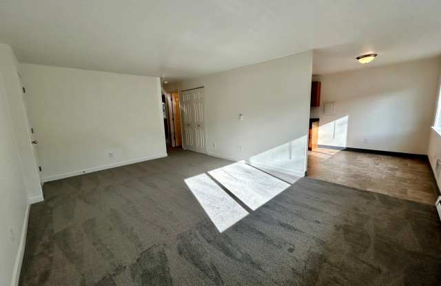 23030 76th- 12 Unit photos photos