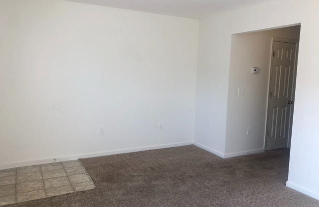 230 Campus Dr Apt H Gallery 3