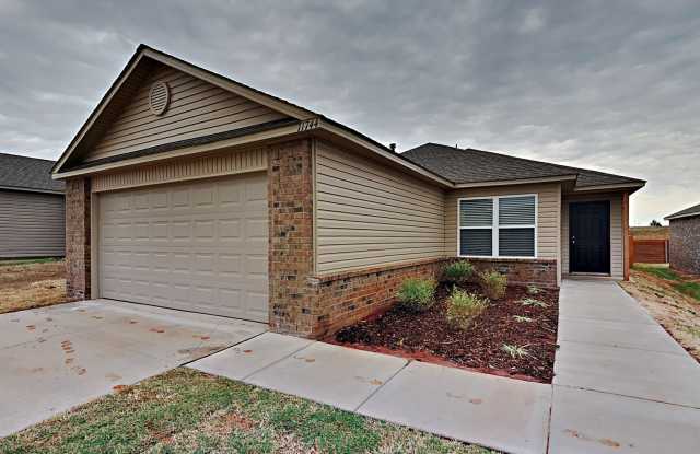 A Very Nice 3 Bedroom 2 Bath Home in Yukon Schools photos photos
