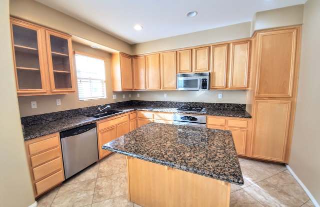 372 Plateau Ave - 372 Plateau Avenue, San Marcos, CA 92078