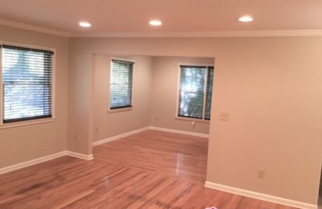 2100 Meadowview Lane South East - 2100 Meadowview Lane, Gresham Park, GA 30316