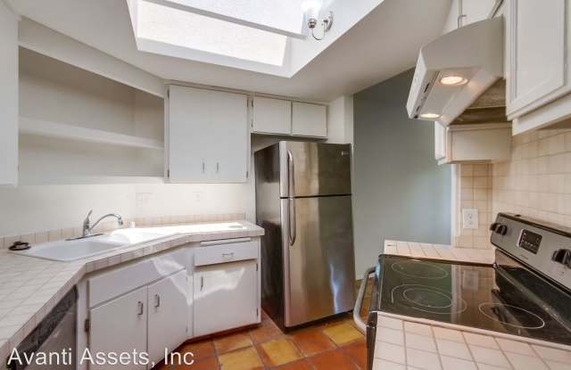 155 Rosebay #4 Gallery 2