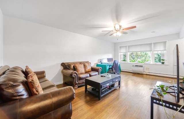 605 GROVE ST photos photos