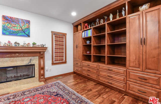 16790 Marquez Ave Gallery 3