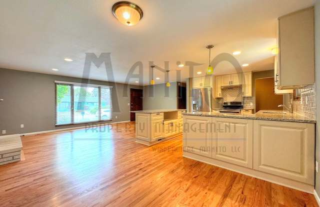 Entertainers Dream Home photos photos