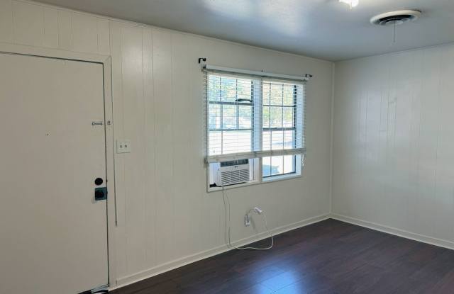 Charming 3 bed, 1 bath, 1,144 sq ft home in Faith Village! Gallery 4
