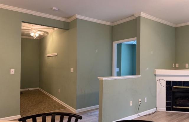 Spacious Condo in Knollwood – Pool, Gym and Clubhouse Access! photos photos