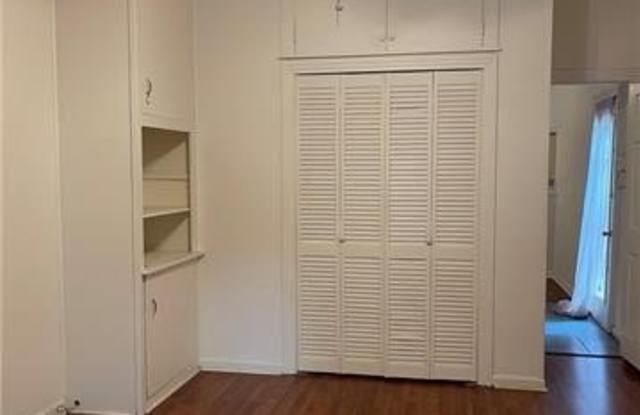715 BURDETTE Street Gallery 2