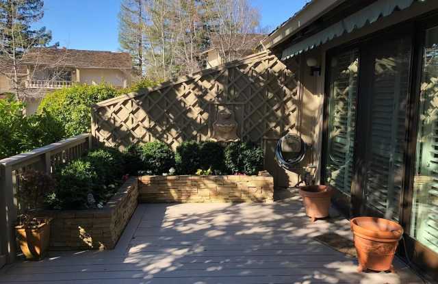 440 Sand Hill Circle Gallery 2