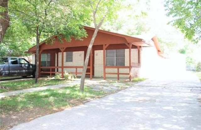 310 Jagoe Street - 310 Jagoe Street, Krum, TX 76249