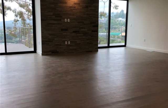 1143 N Tigertail Road Gallery 3