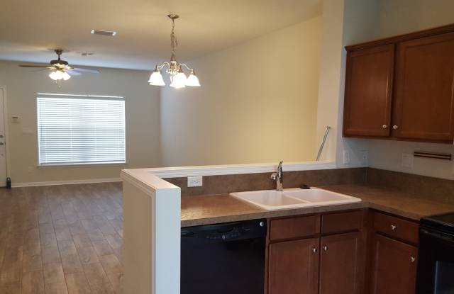2 Bedroom Rental Gallery 4
