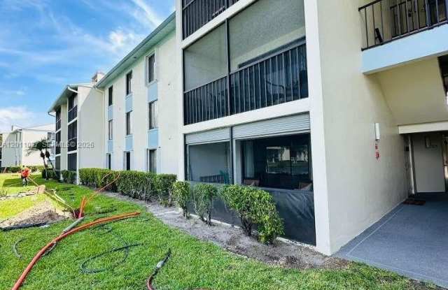 1110 Green Pine Blvd photos photos