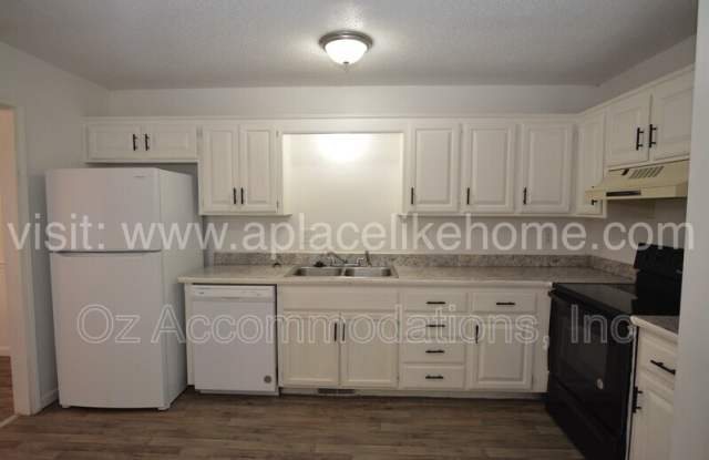 611 S 13th St - 611 South 13th Street, Leavenworth, KS 66048