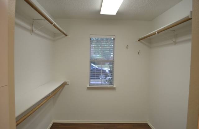 11301 Amber Valley Drive Gallery 4