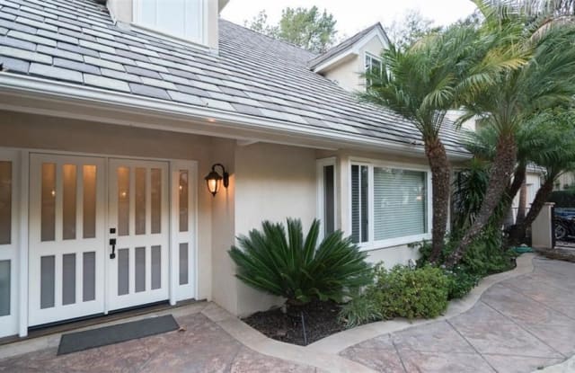 937 Chantilly Road - 937 N Chantilly Road, Los Angeles, CA 90077