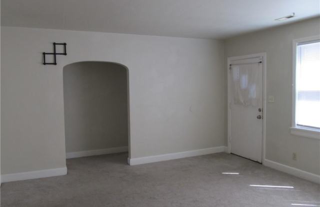 5005 Winchester Avenue Gallery 3