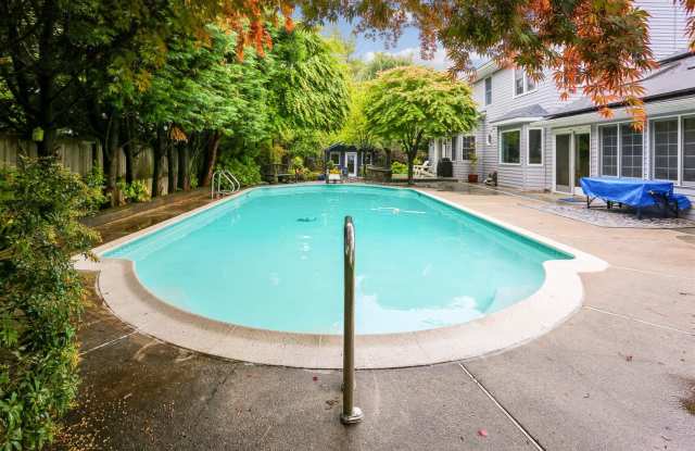 Premium 5-BR Home in Richard Montgomery Cluster. Rental includes weekly professional pool maintenance, opening, and closing photos photos