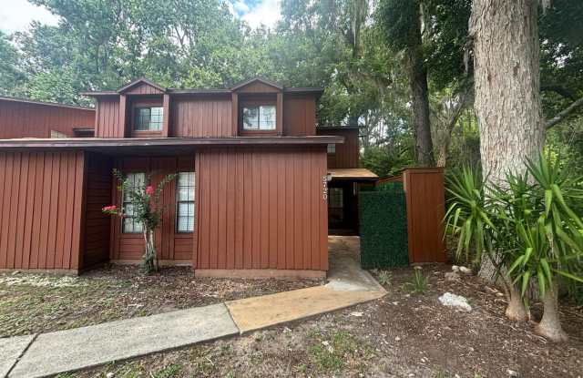Must See Interior! Corner Unit! Beautifully Remodeled 3/3!! Great Price, Won't Last! Gallery 4