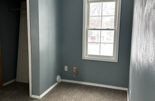 Charming 3-Bedroom, 1.5-Bath in Beloit! Gallery 3